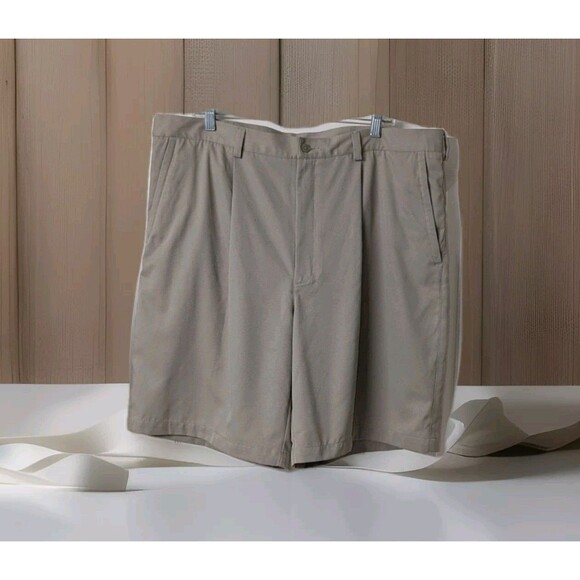 Nike Golf Shorts Mens 42 Tan Pleated Swoosh Golfing Casual Chino Beige Relaxed - Picture 1 of 7